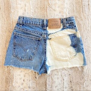 Vintage Levi’s bleached cut off shorts 24” 💗💗